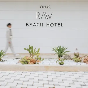 فندق Raw 