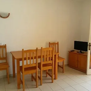 https://ses-anneres-calan-bosch.balearic-islands.net