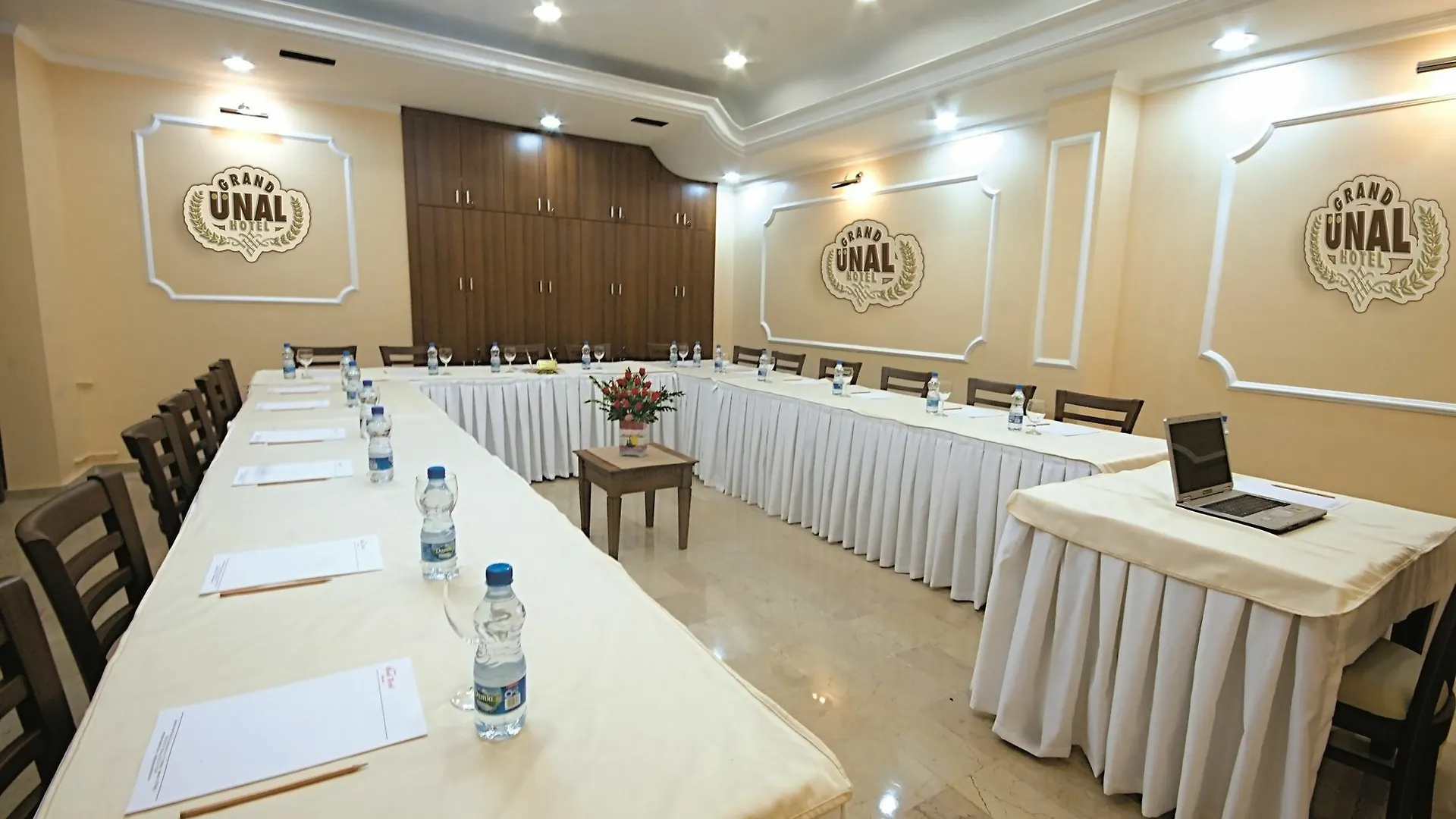 ***  איסטמבול Grand Unal Hotel טורקיה
